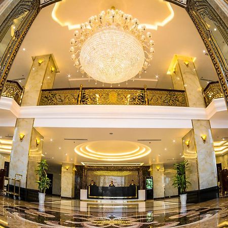 Royal Quang Binh Hotel Донг Хой Екстериор снимка