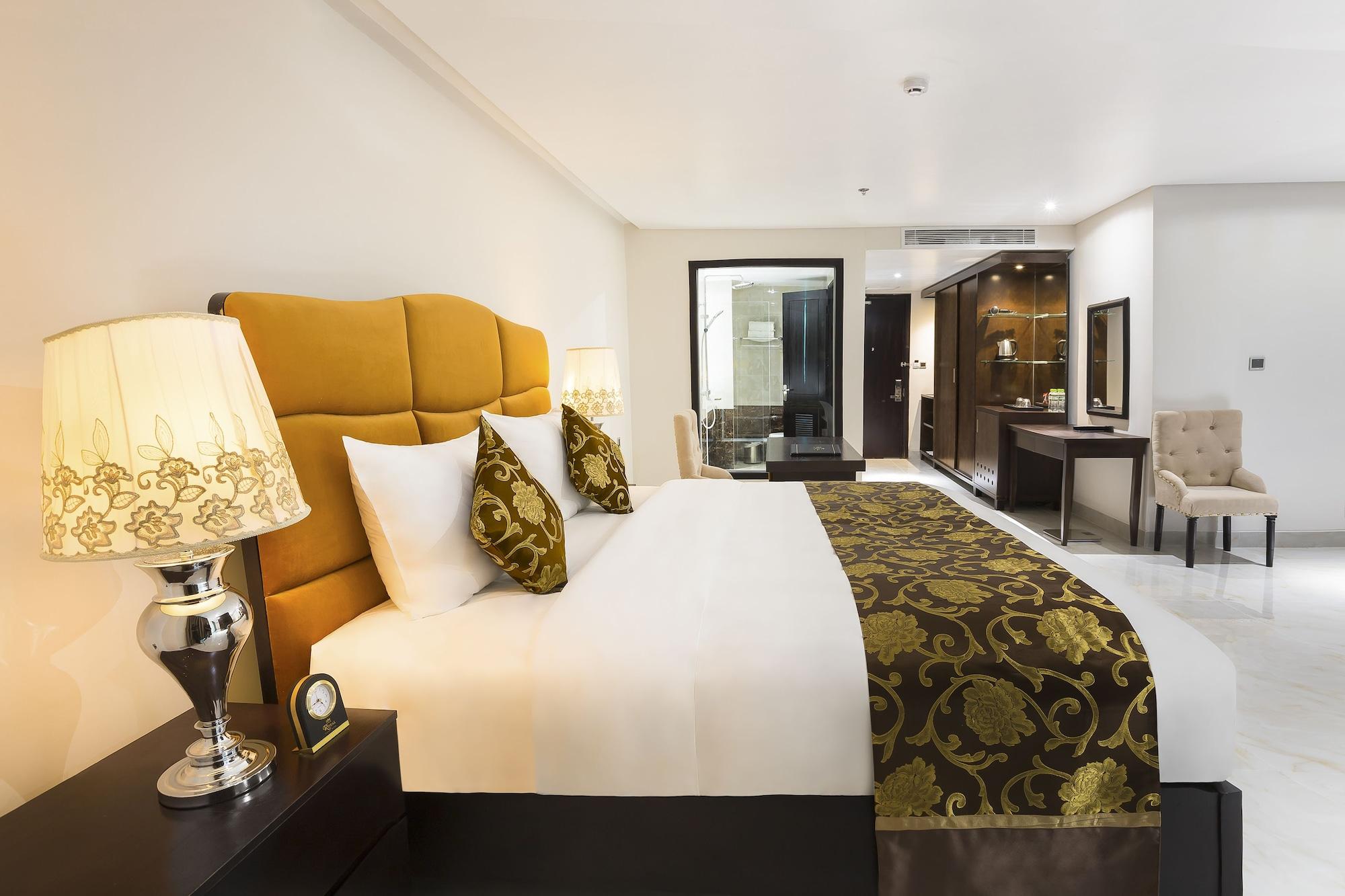 Royal Quang Binh Hotel Донг Хой Екстериор снимка