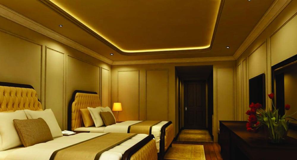Royal Quang Binh Hotel Донг Хой Екстериор снимка