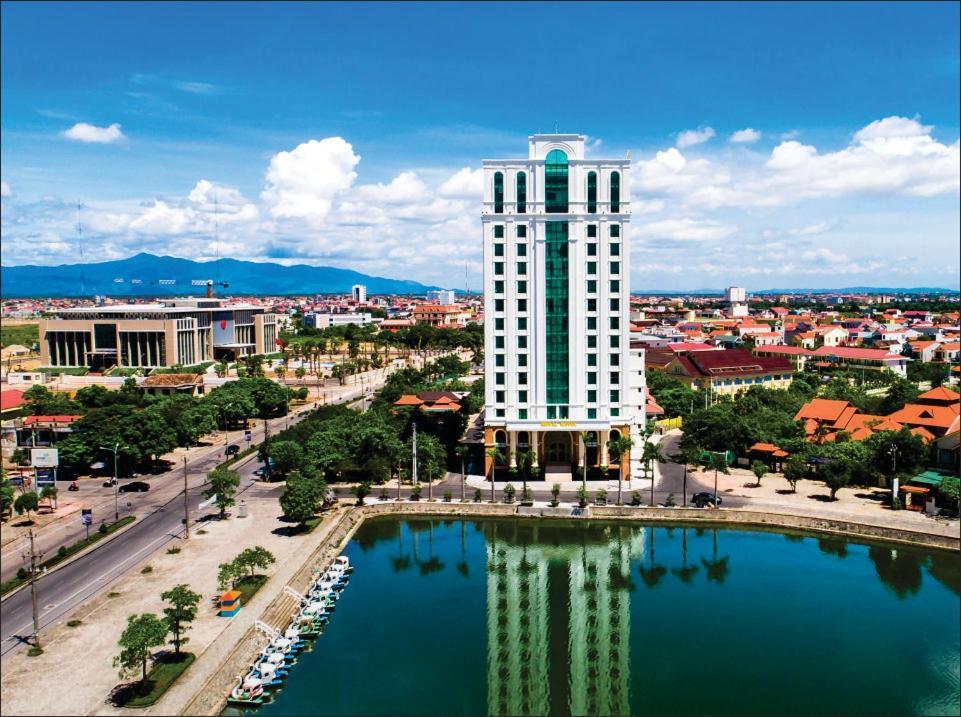 Royal Quang Binh Hotel Донг Хой Екстериор снимка