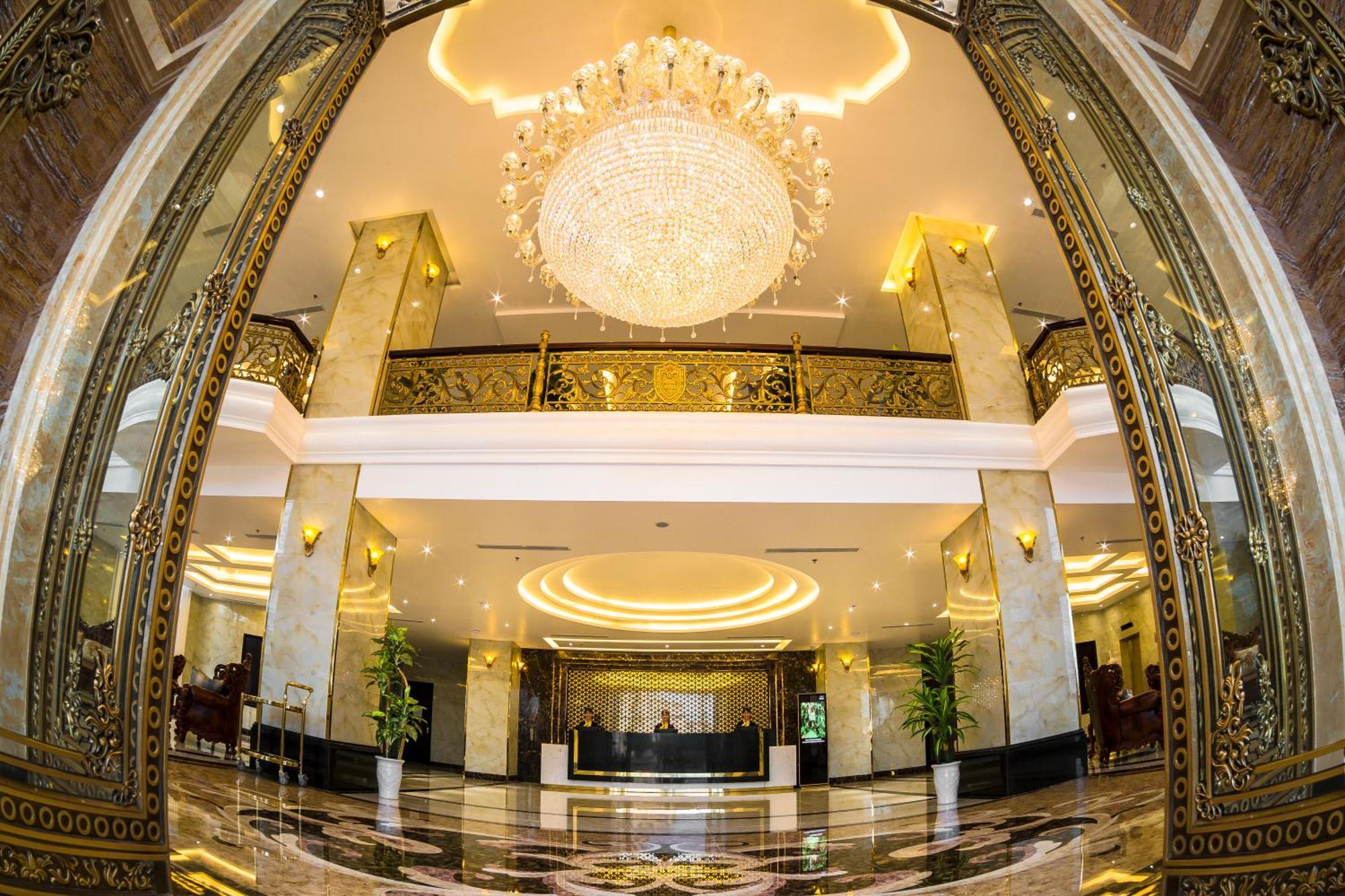 Royal Quang Binh Hotel Донг Хой Екстериор снимка