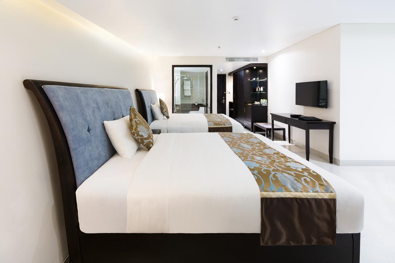 Royal Quang Binh Hotel Донг Хой Екстериор снимка